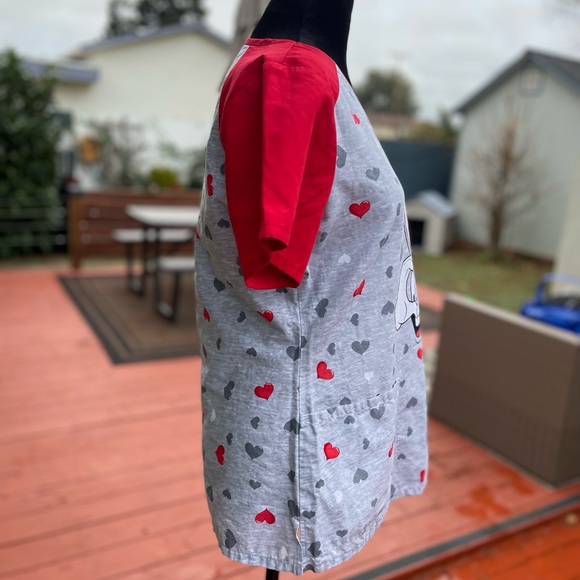 Womens scrub top size small used 😍💖 - Picture 4 of 6